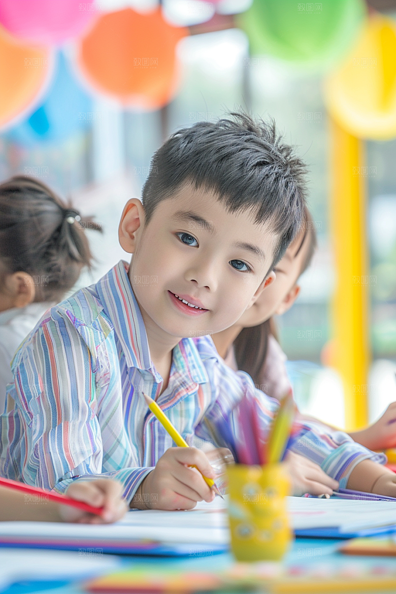 幼儿园里的小朋友儿童高清摄影图
