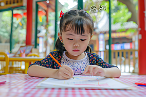 幼儿园里的小朋友高清学生摄影图