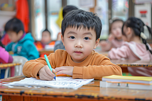 幼儿园里的小朋友童趣学生摄影图