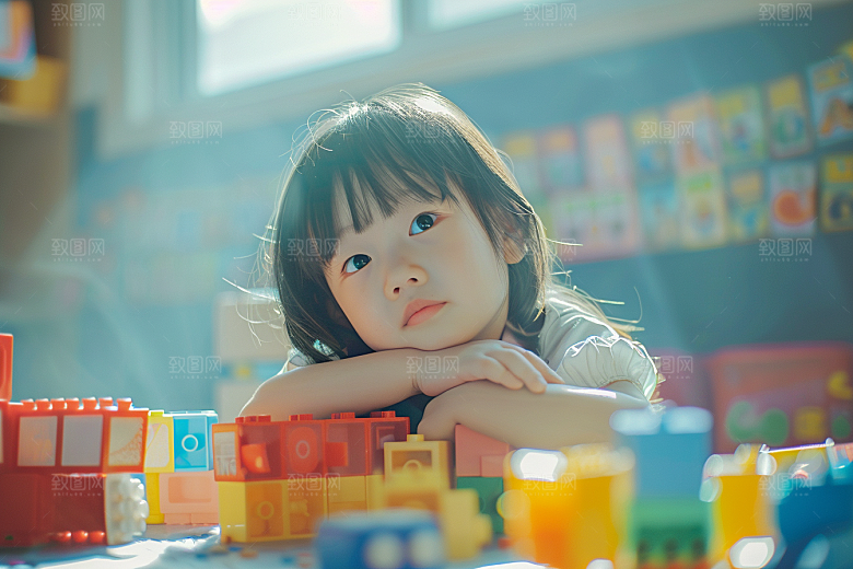 幼儿园里的小朋友上学童真摄影图