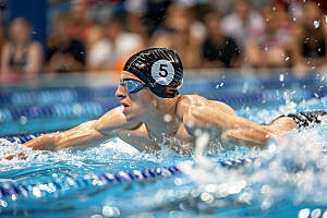 游泳比赛健身水上运动摄影图