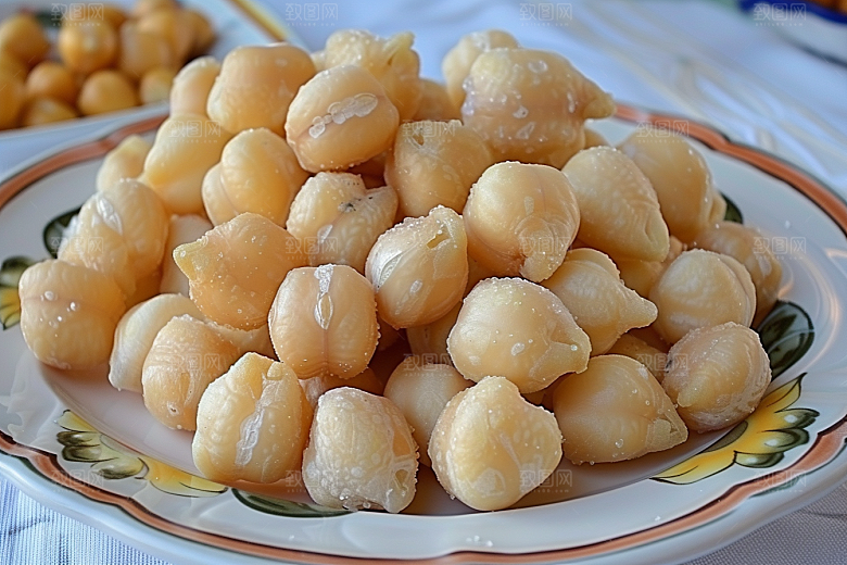 油炸黄金豆美味零食摄影图