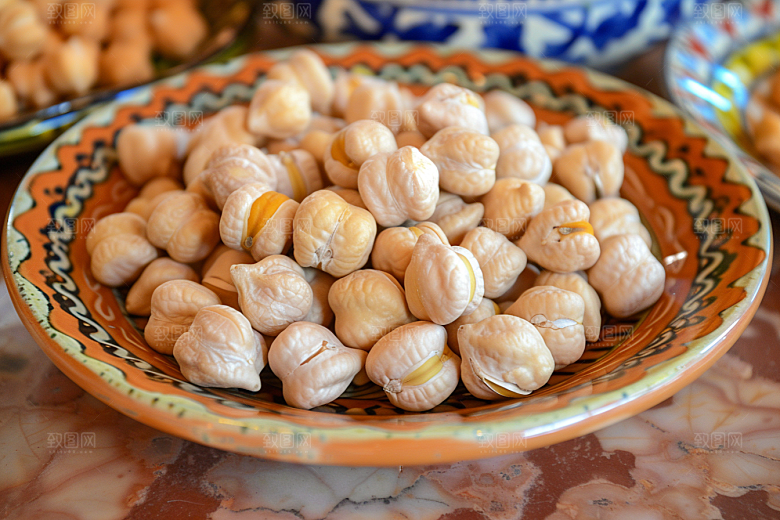 油炸黄金豆零食美食摄影图