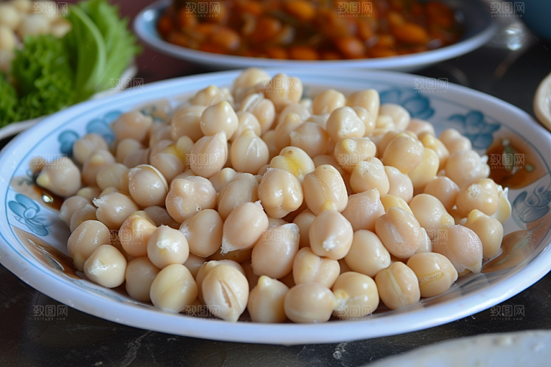 油炸黄金豆油炸食品地方特色摄影图