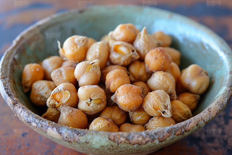 油炸黄金豆小吃美食摄影图