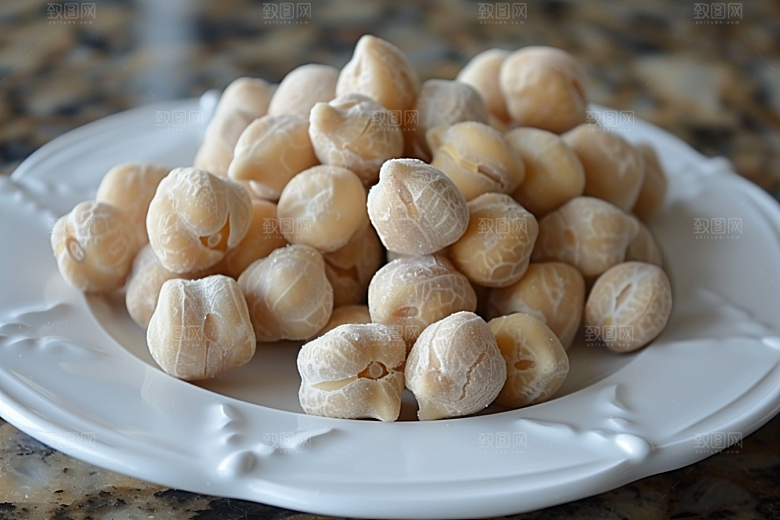 油炸黄金豆高清油炸食品摄影图