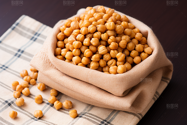 油炸黄金豆零食油炸食品摄影图
