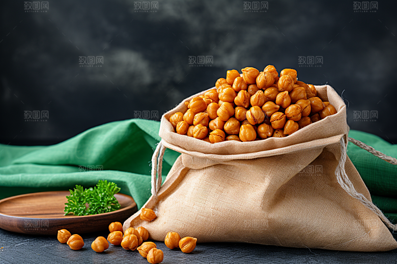 油炸黄金豆美味膨化食品摄影图