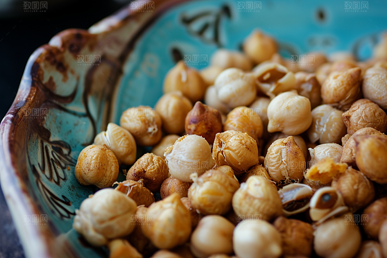 油炸黄金豆小吃零食摄影图