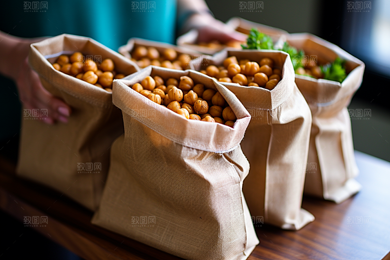 油炸黄金豆膨化食品美食摄影图