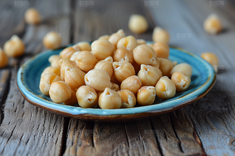 油炸黄金豆美味零食摄影图