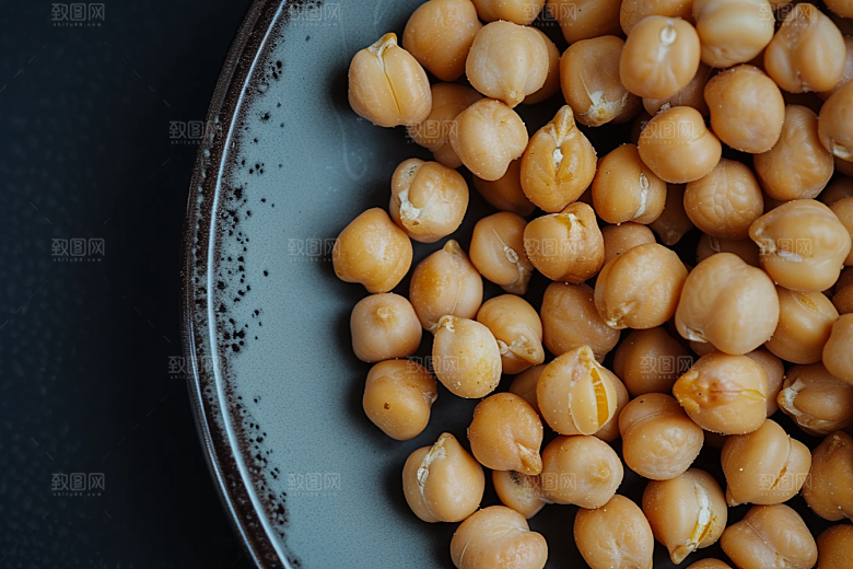 油炸黄金豆美食美味摄影图