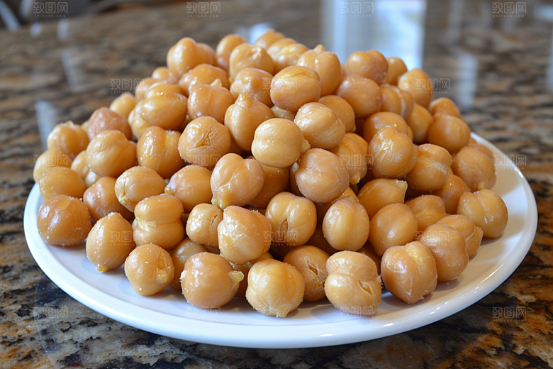 油炸黄金豆美食美味摄影图