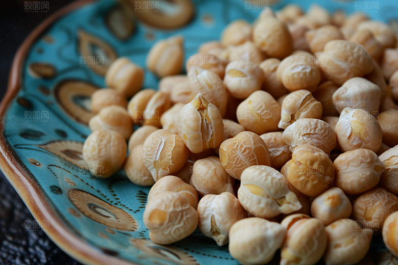 油炸黄金豆美食膨化食品摄影图