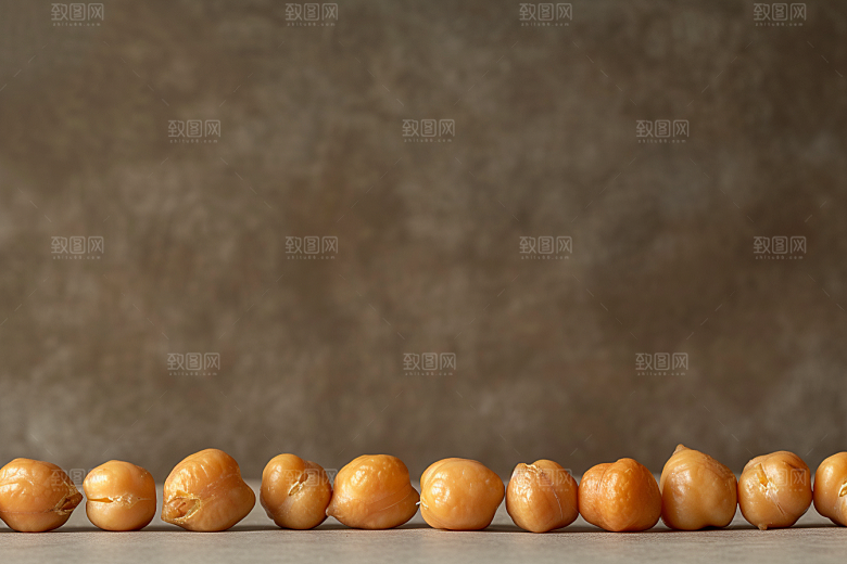油炸黄金豆小吃零食摄影图