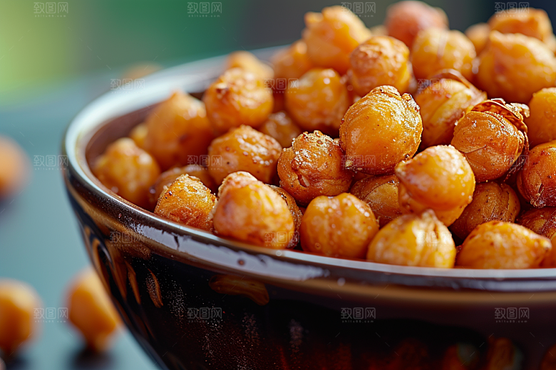油炸黄金豆美味零食摄影图