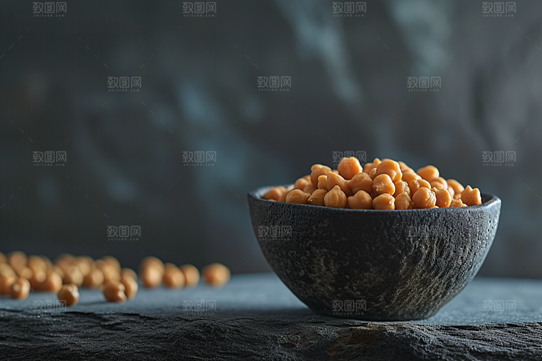 油炸黄金豆美食零食摄影图