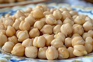 油炸黄金豆零食美食摄影图