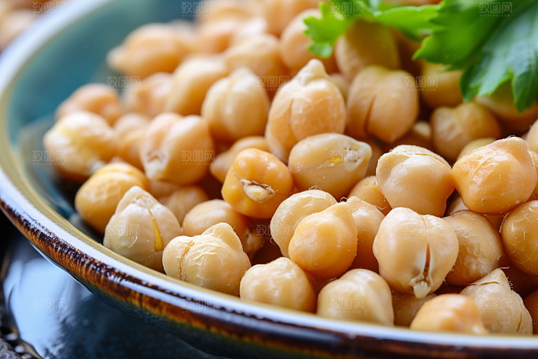 油炸黄金豆美食小吃摄影图