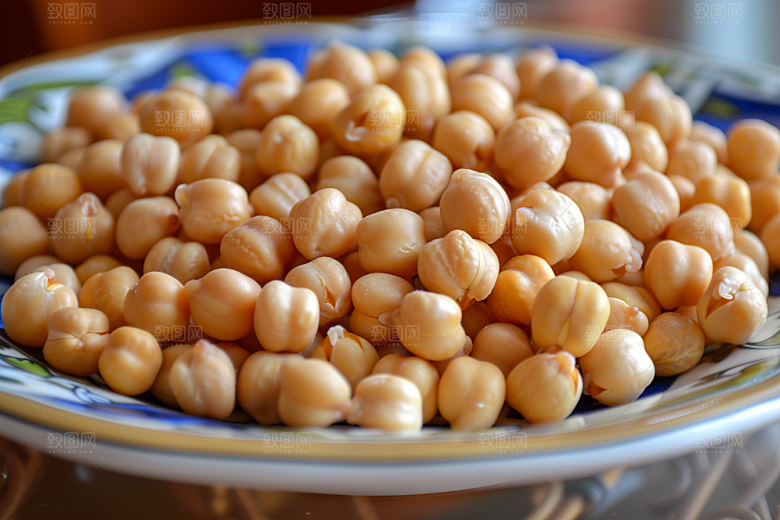 油炸黄金豆美食小吃摄影图