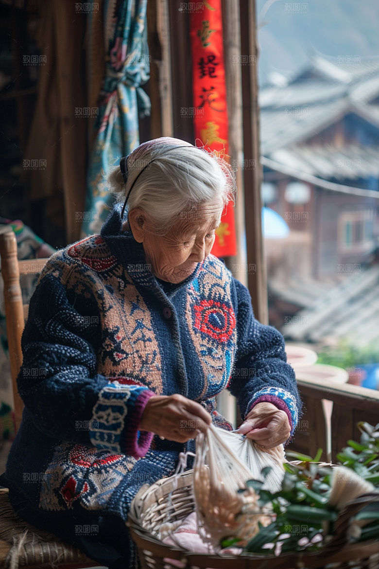 母亲织毛衣老人母爱摄影图