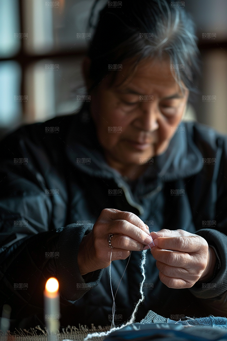 母亲织毛衣高清背影摄影图