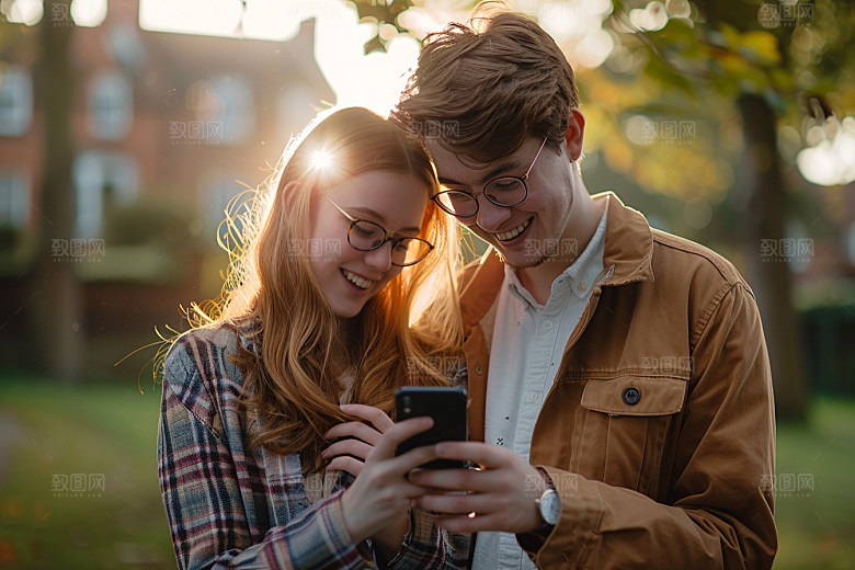 情侣自拍浪漫双人摄影图