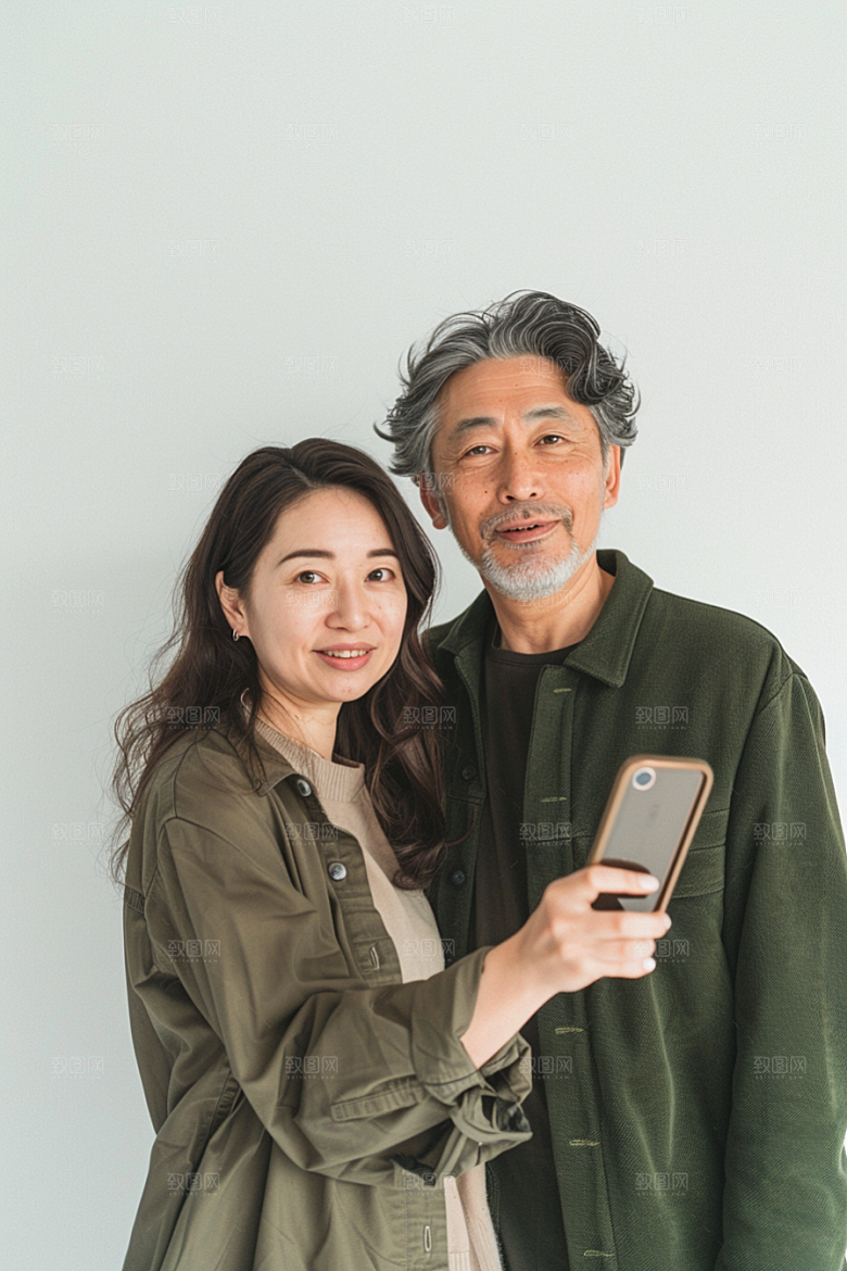 情侣自拍幸福肖像摄影图