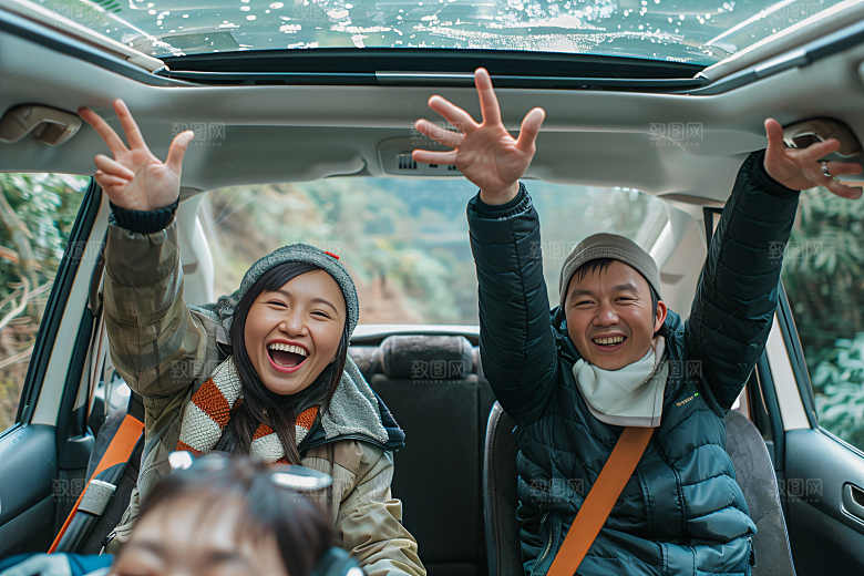 汽车自驾游人物旅行摄影图